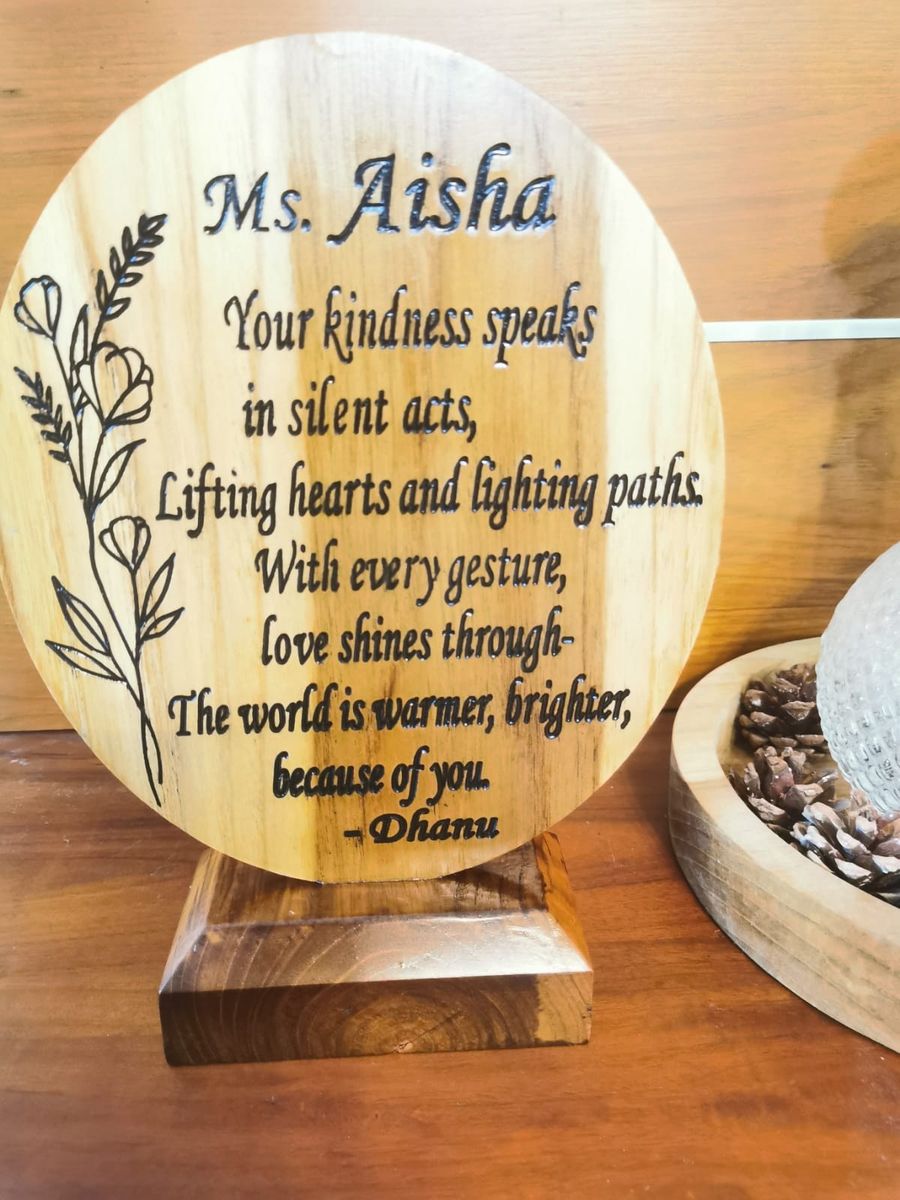 Standing plaque